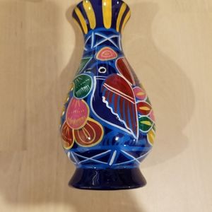 Mini clay vase, handpainted made in Mexico